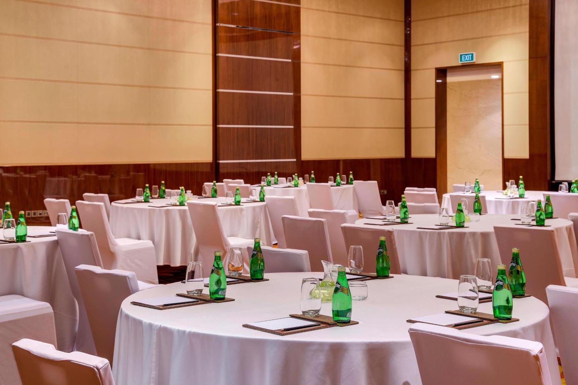 Kochi Marriott Hotel Exterior foto Meeting room