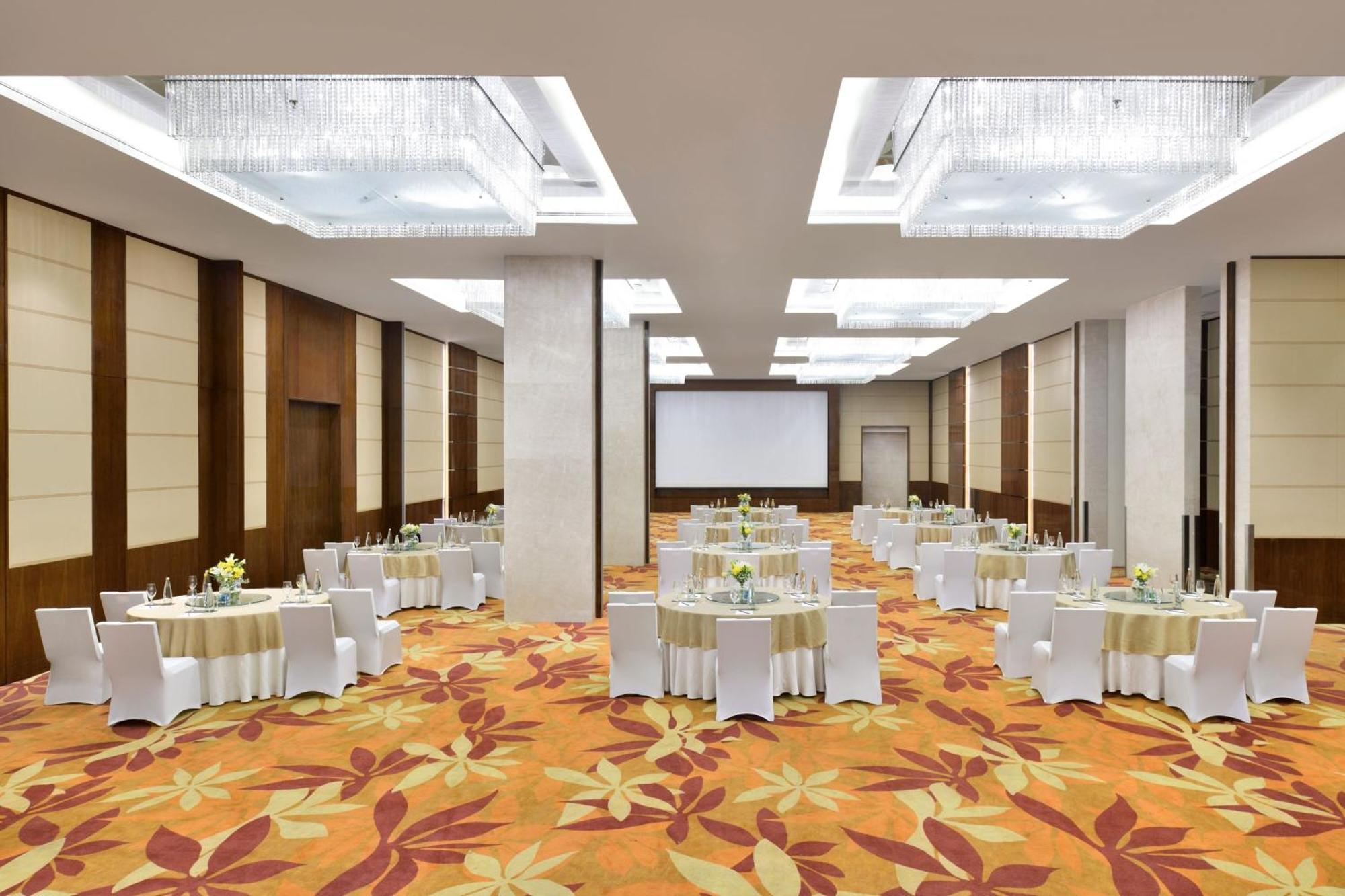 Kochi Marriott Hotel Exterior foto The ballroom