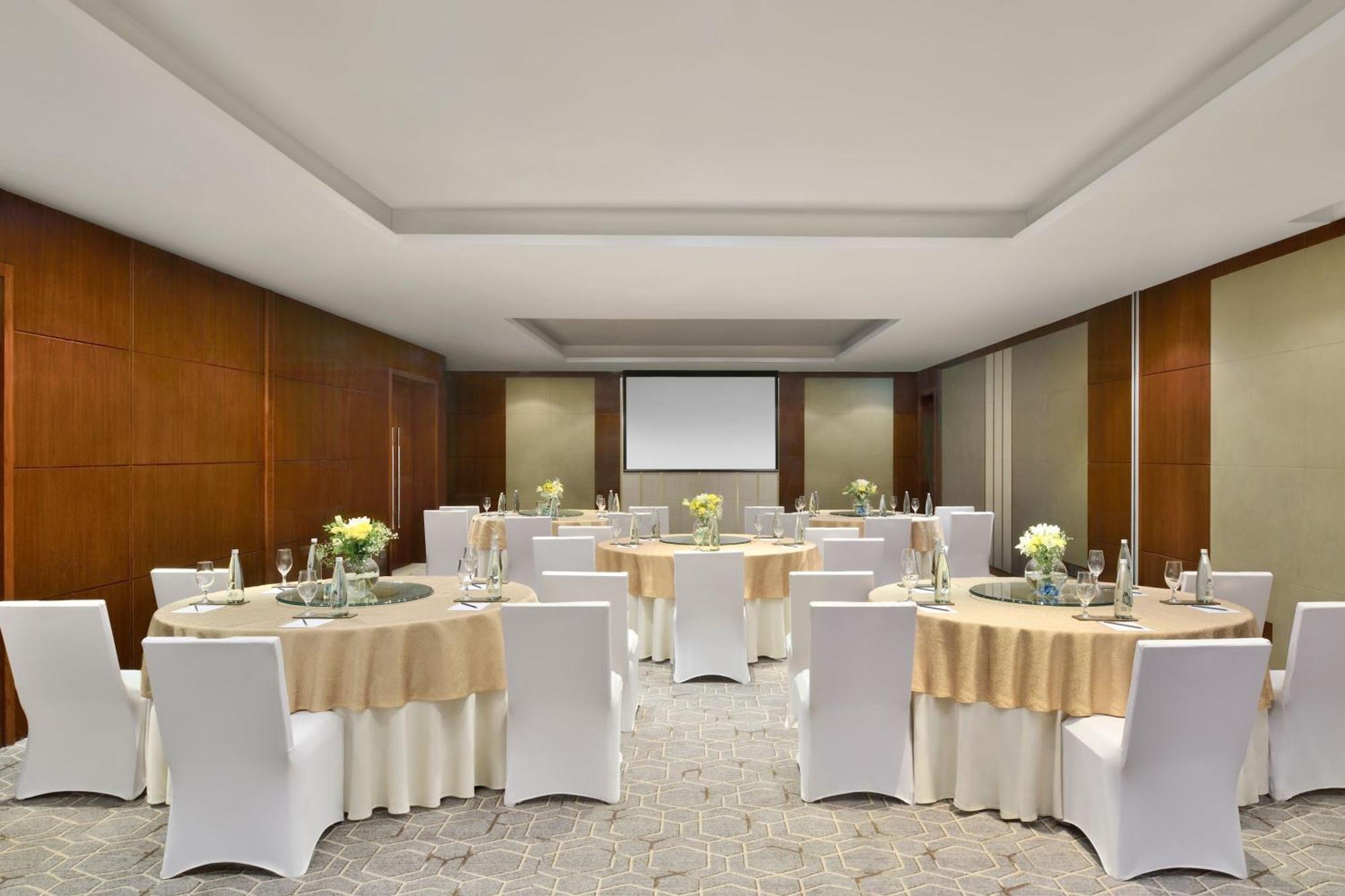 Kochi Marriott Hotel Exterior foto Meeting room