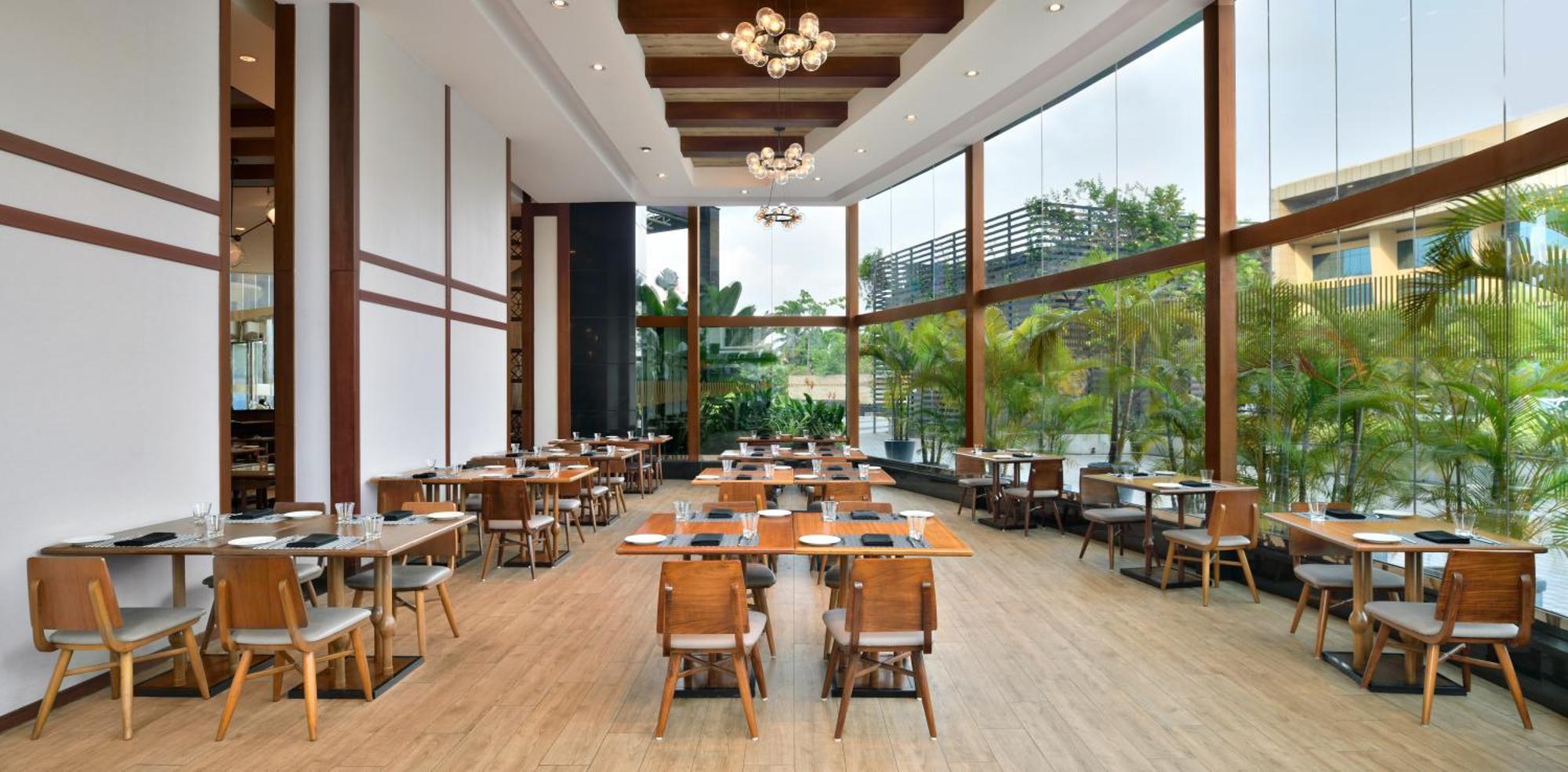 Kochi Marriott Hotel Exterior foto The restaurant