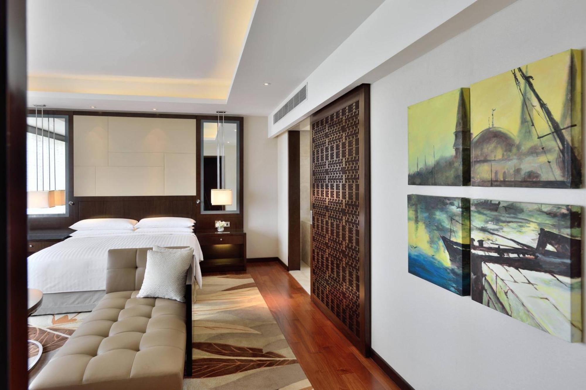 Kochi Marriott Hotel Exterior foto A guest room at the hotel