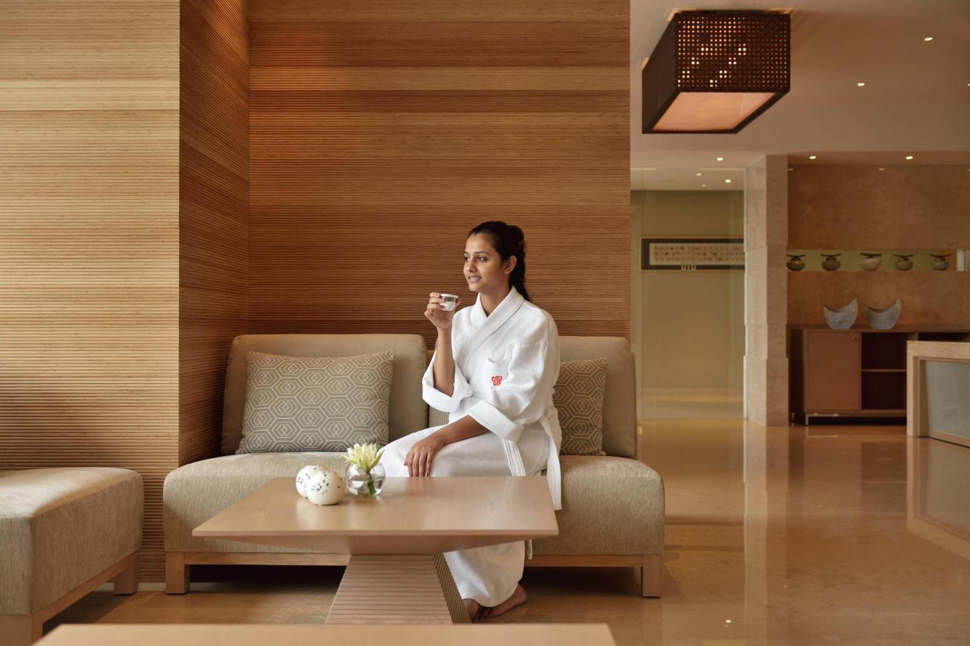 Kochi Marriott Hotel Exterior foto A guest at the spa