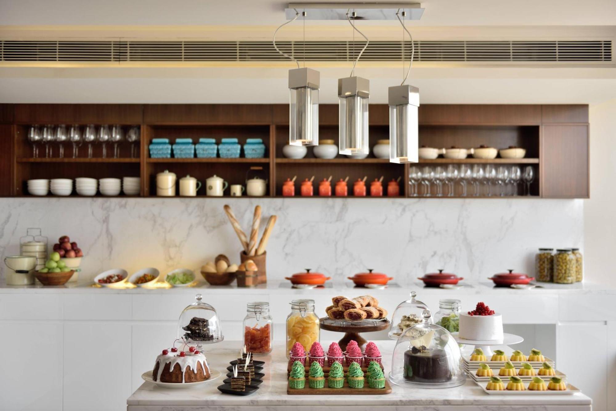 Kochi Marriott Hotel Exterior foto The Pastry Shop